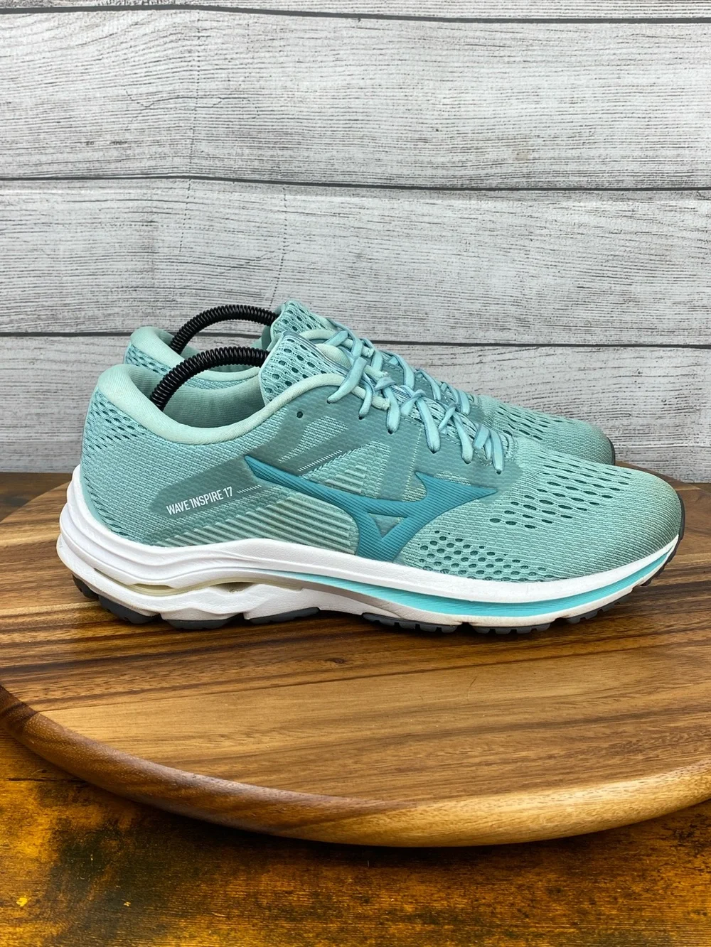 Mizuno Wave Inspire 17 Eggshell Blue Turquoise Running Shoe Women’s Size 10.5